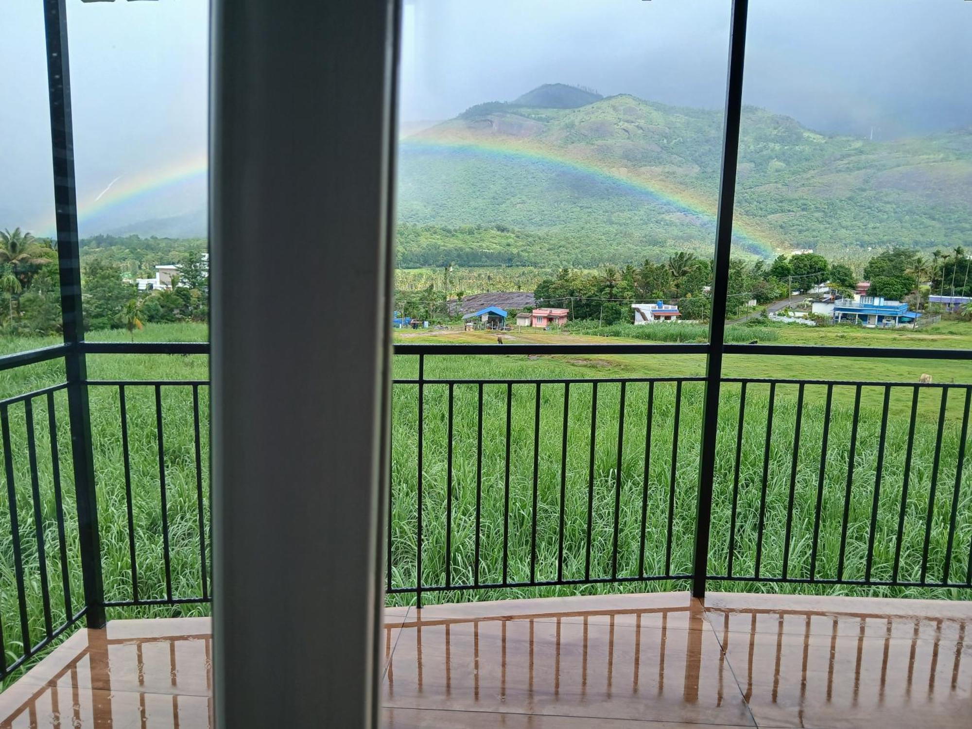 Le Sancta Homestay Maraiyūr Esterno foto